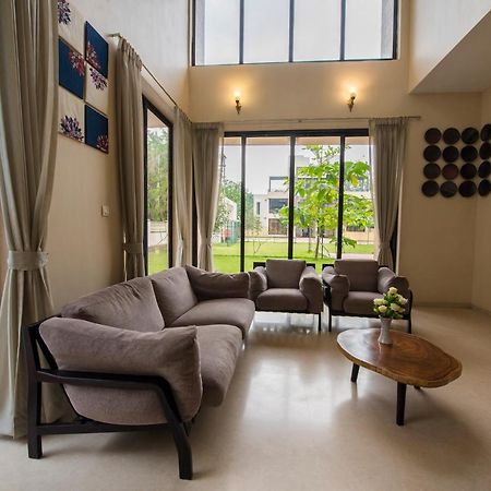 Stayvista'S Greenwoods Villa 10 - City-Center Villa With Private Pool, Terrace, Lift & Carrom Board Lonavala Exterior foto