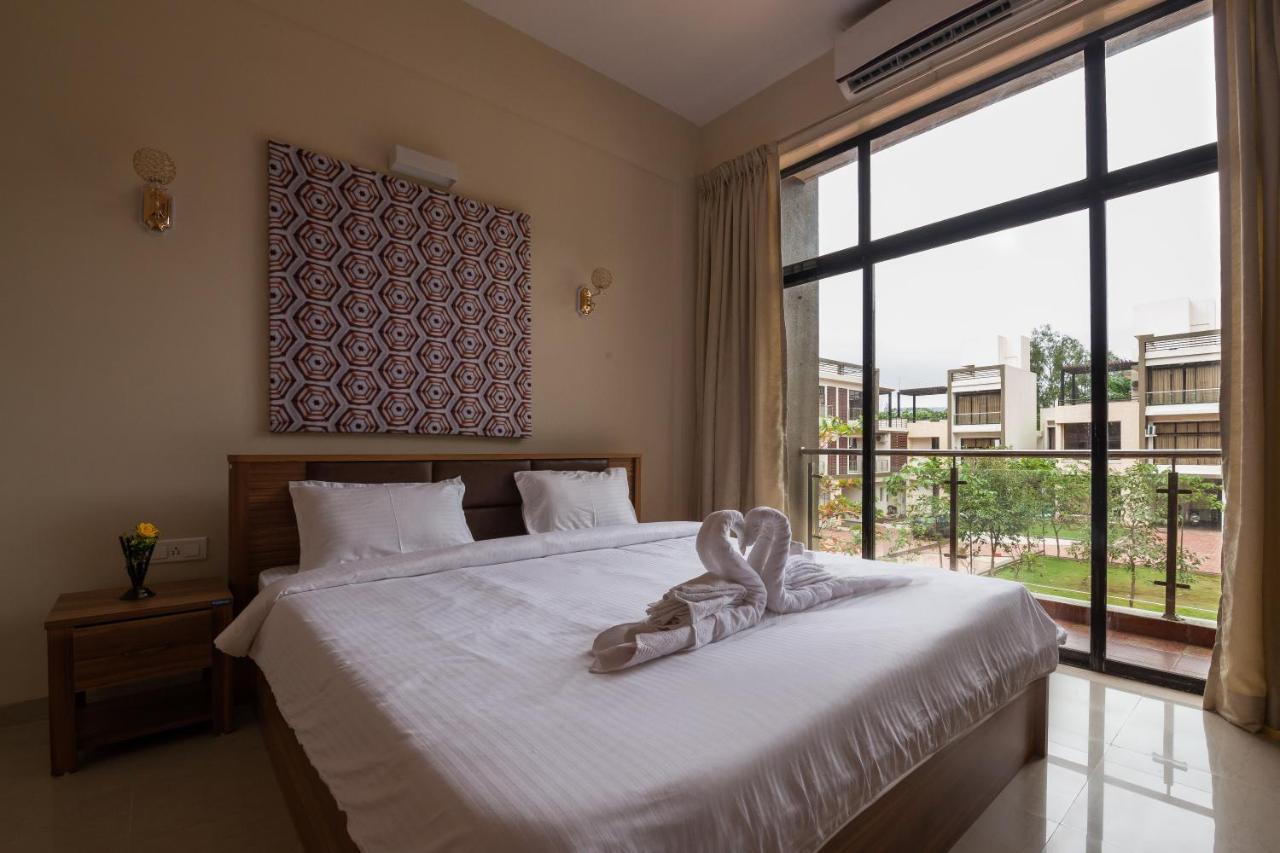 Stayvista'S Greenwoods Villa 10 - City-Center Villa With Private Pool, Terrace, Lift & Carrom Board Lonavala Exterior foto